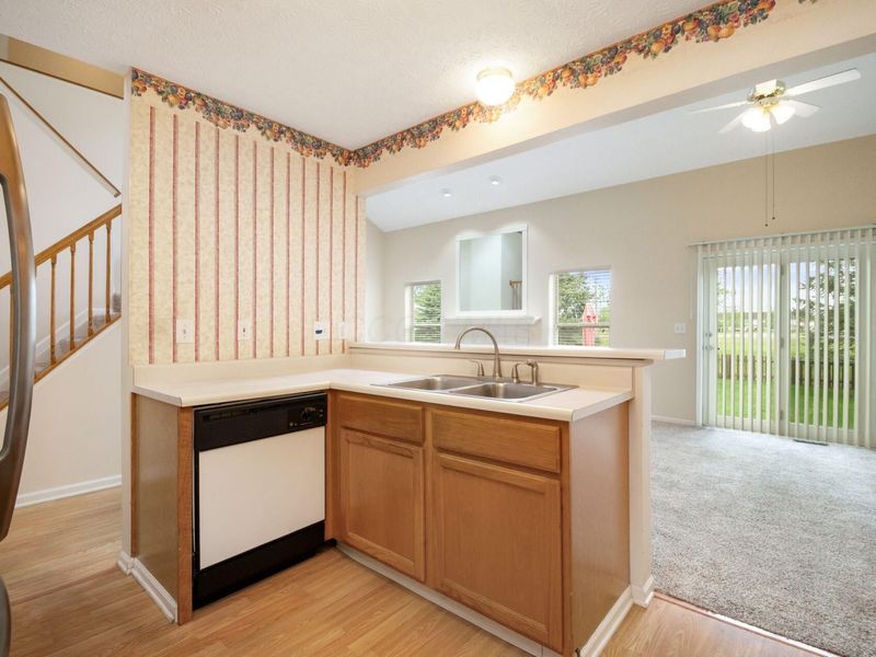 1032 Portlock Drive , Columbus, OH 43228 Photo 16