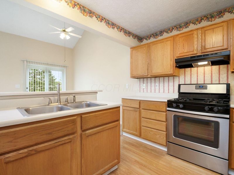 1032 Portlock Drive , Columbus, OH 43228 Photo 19