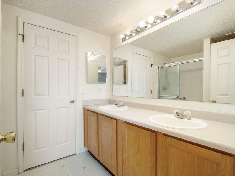 1032 Portlock Drive , Columbus, OH 43228 Photo 24