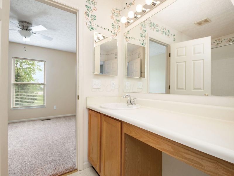 1032 Portlock Drive , Columbus, OH 43228 Photo 32