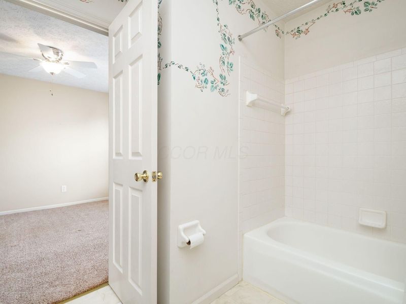 1032 Portlock Drive , Columbus, OH 43228 Photo 33