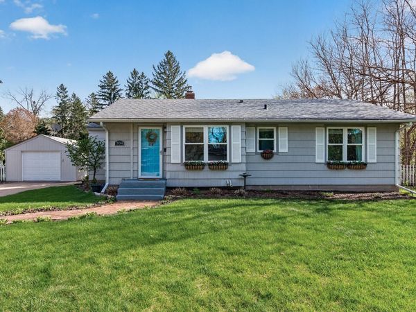 304 Lion Lane, Shoreview, MN 55126