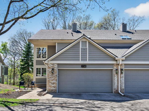 114 Wildwood Bay Drive, Mahtomedi, MN 55115