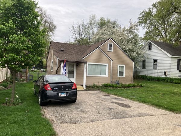 4909 Fountain Lane , Mccullom Lake, IL 60050