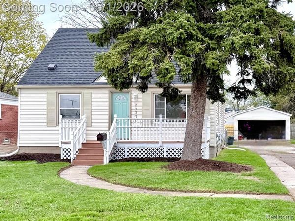 27370 Barkman Street, Roseville, MI 48066