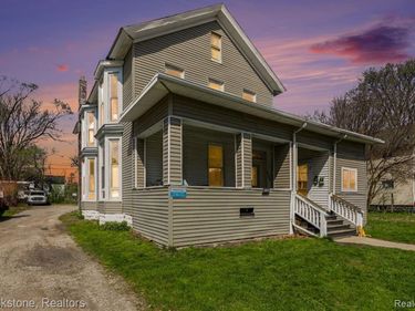 1317 6th Street, Port Huron, MI 48060