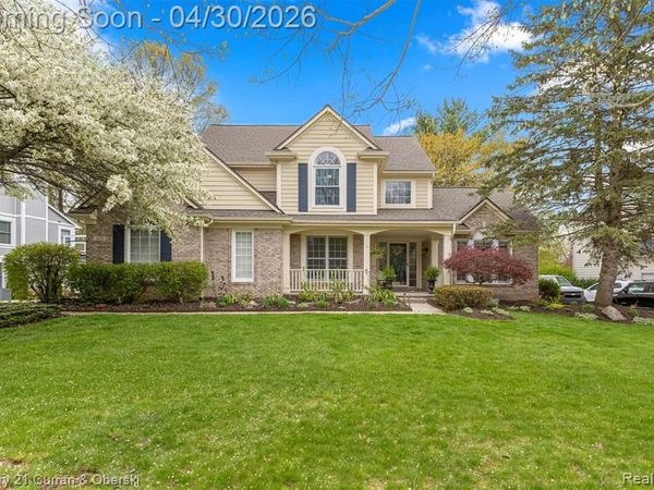 1424 Woodbridge Lane, Wixom, MI 48393