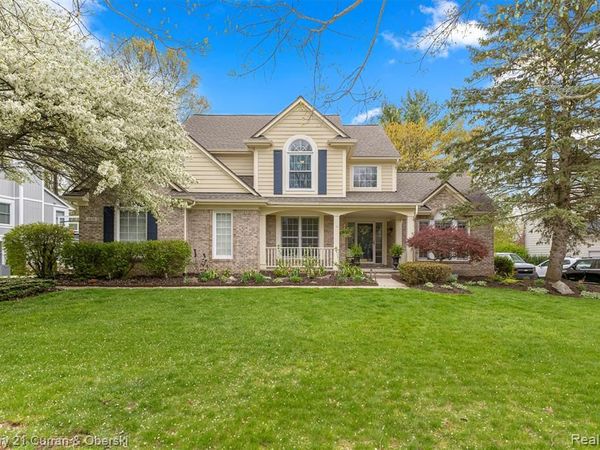 1424 Woodbridge Lane, Wixom, MI 48393