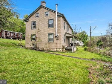 4865 WAGGONERS GAP ROAD, LANDISBURG, PA 17040