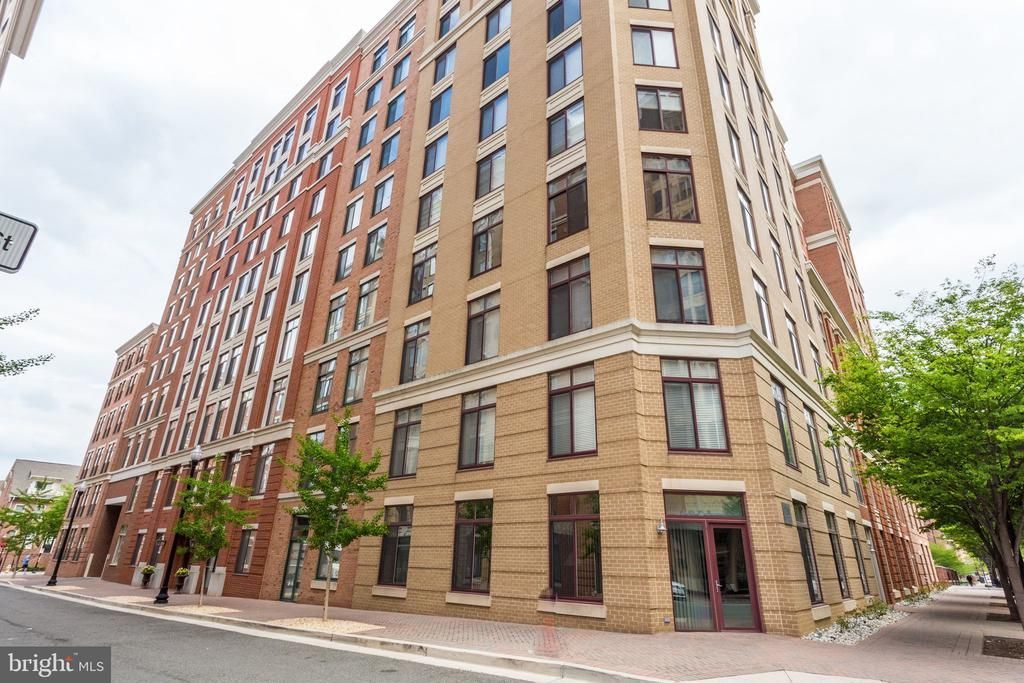 1201 N Garfield Street, Unit 612, Arlington, VA 22201 Main Photo