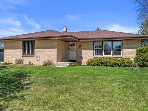 7002 Lindner DRIVE, Franklin, WI 53132