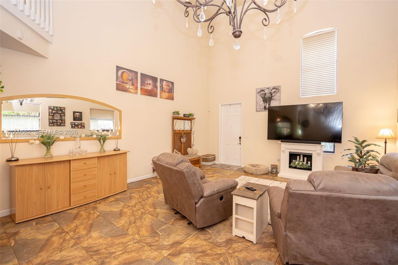 2604 NE 1st St, Homestead, FL 33033 Photo