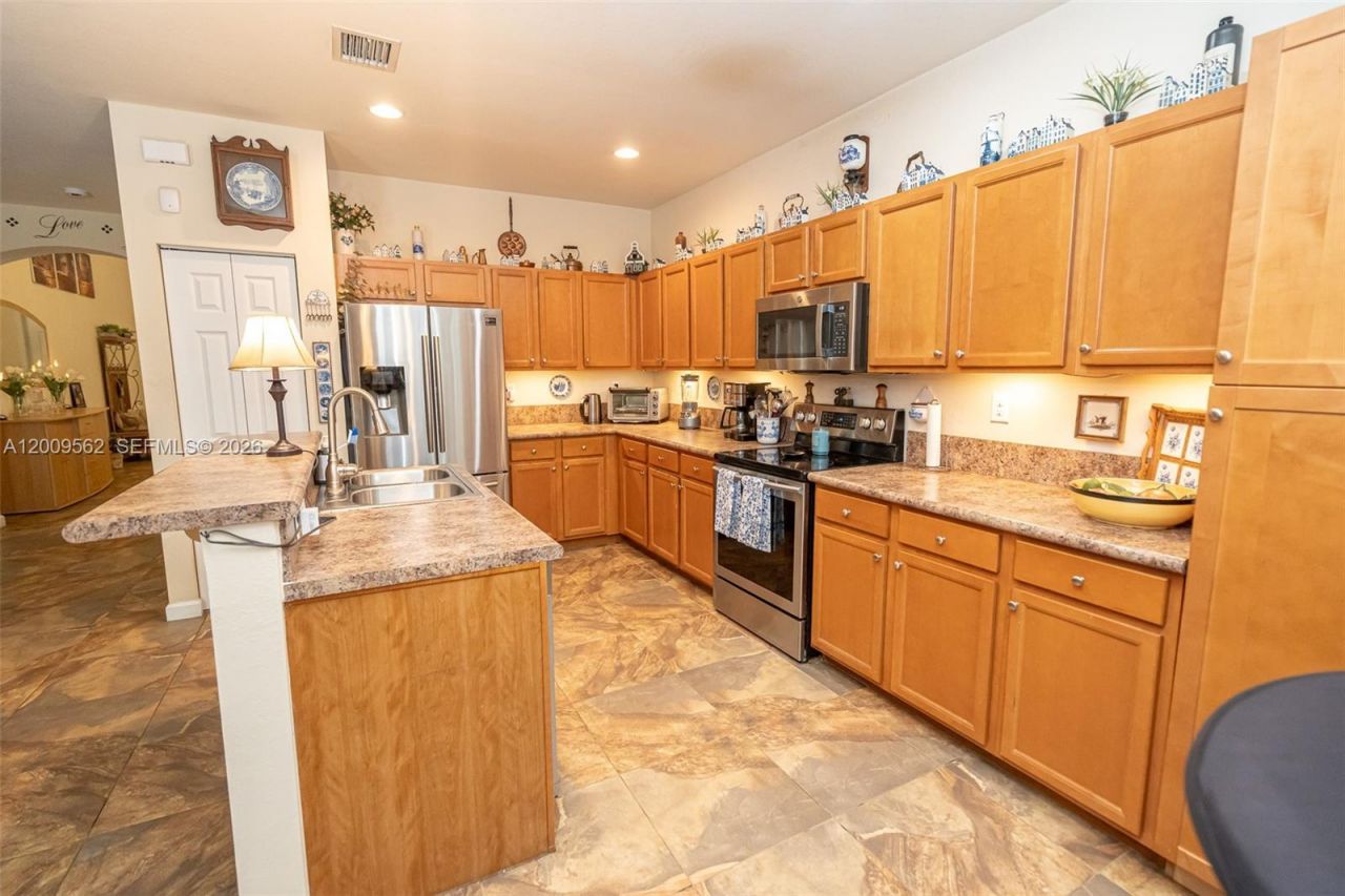 2604 NE 1st St, Homestead, FL 33033 Photo
