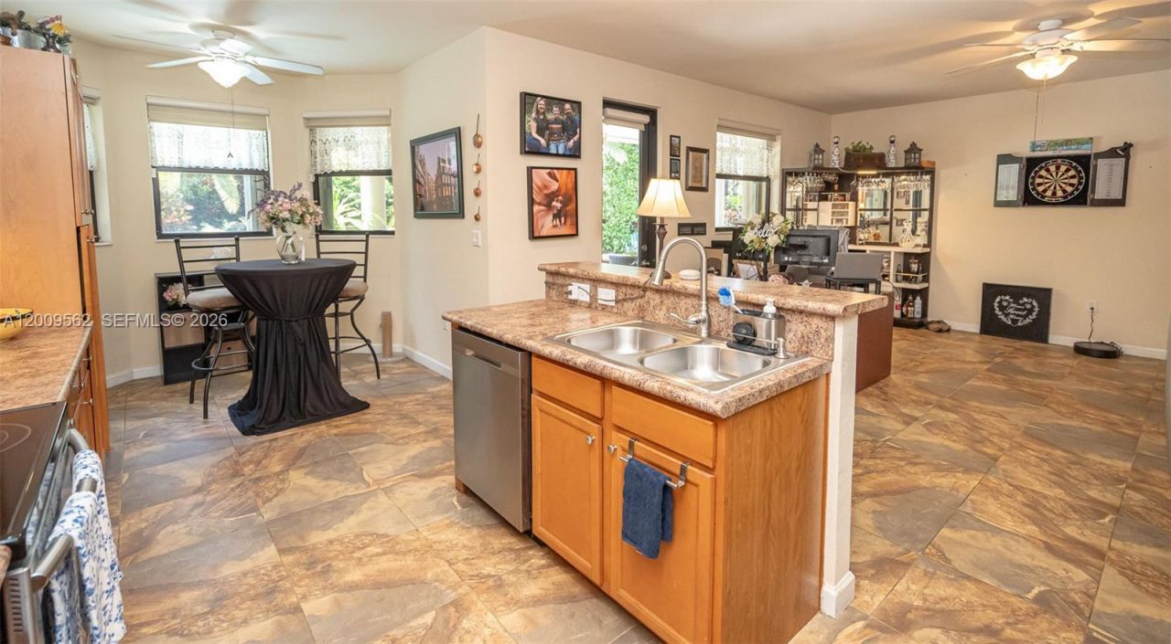 2604 NE 1st St, Homestead, FL 33033 Photo