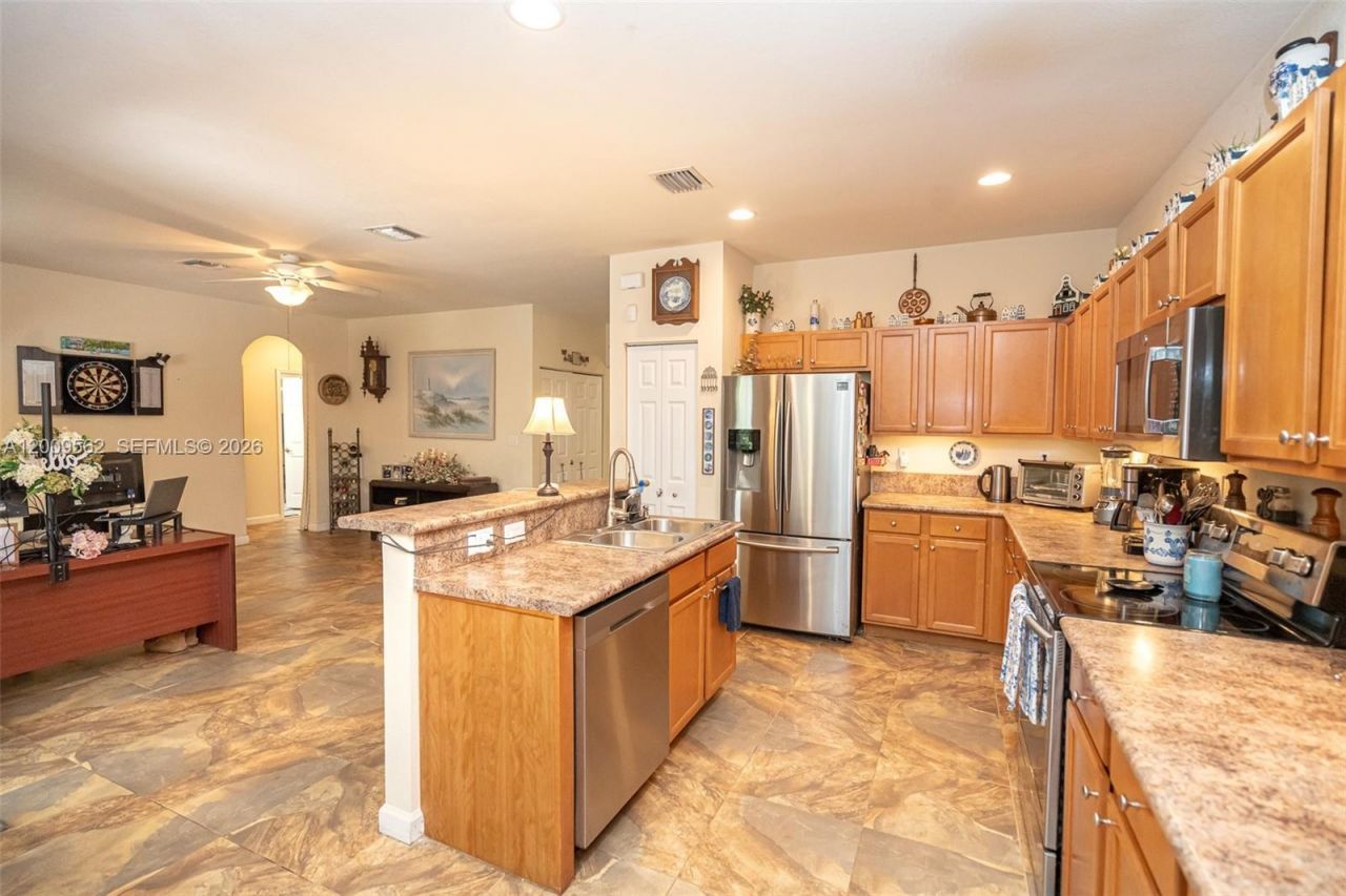 2604 NE 1st St, Homestead, FL 33033 Photo