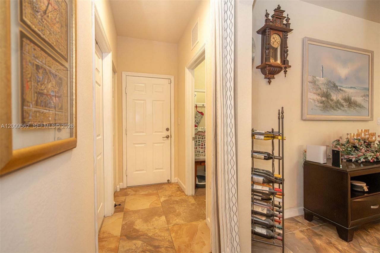 2604 NE 1st St, Homestead, FL 33033 Photo