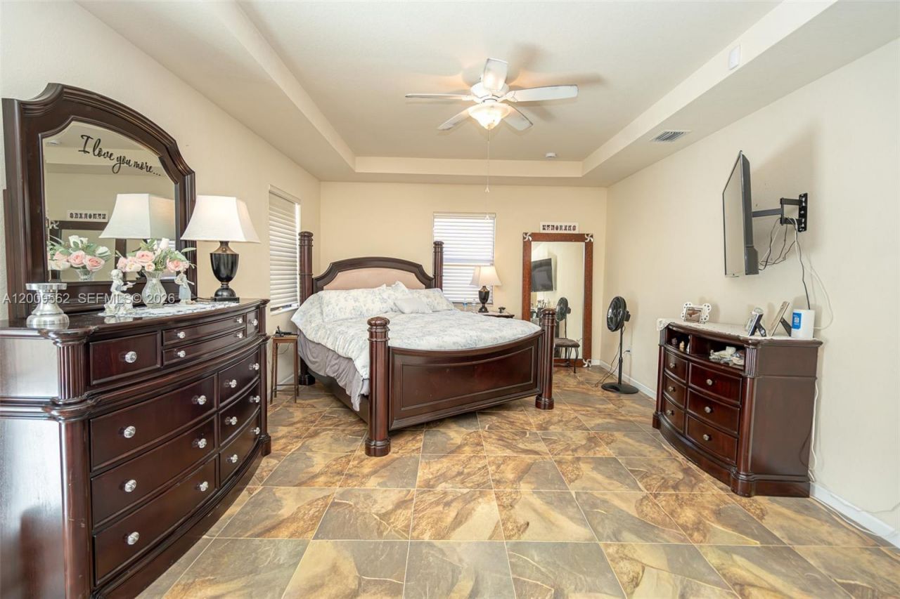 2604 NE 1st St, Homestead, FL 33033 Photo