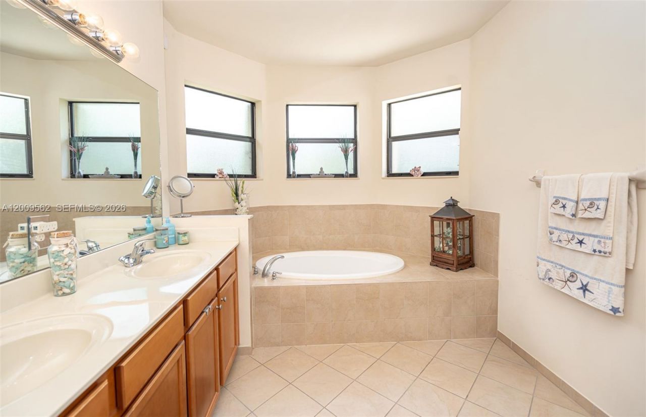2604 NE 1st St, Homestead, FL 33033 Photo