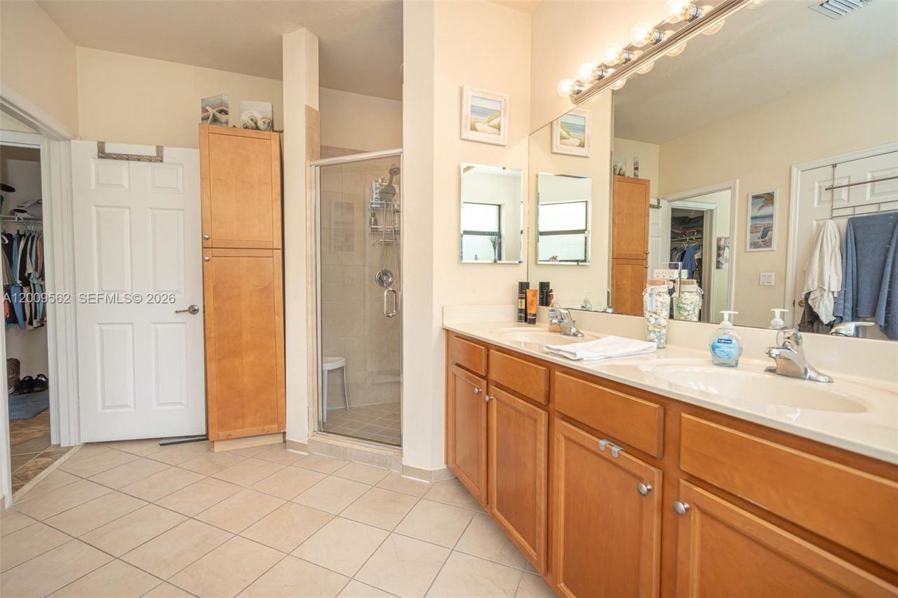 2604 NE 1st St, Homestead, FL 33033 Photo