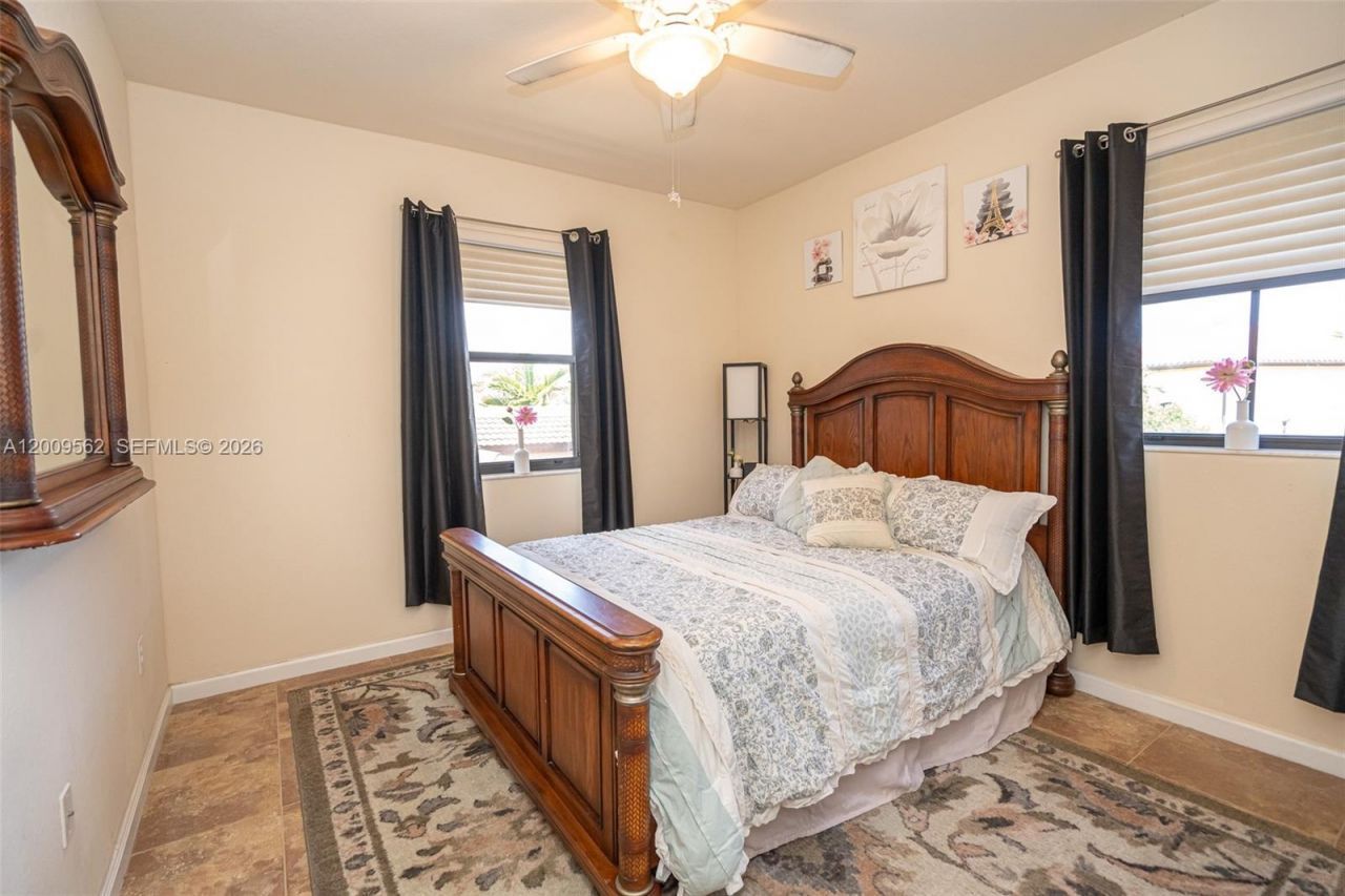 2604 NE 1st St, Homestead, FL 33033 Photo