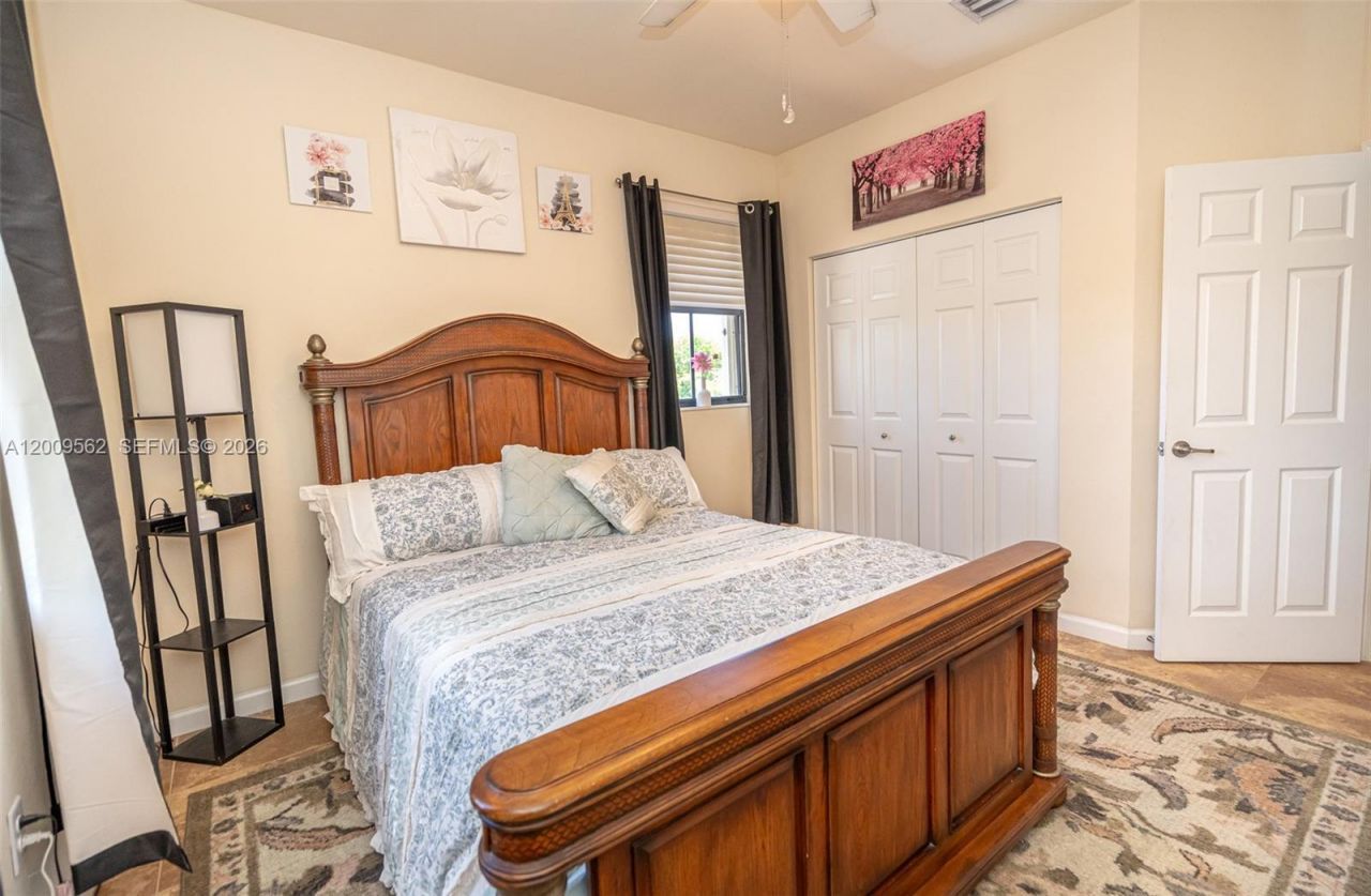 2604 NE 1st St, Homestead, FL 33033 Photo
