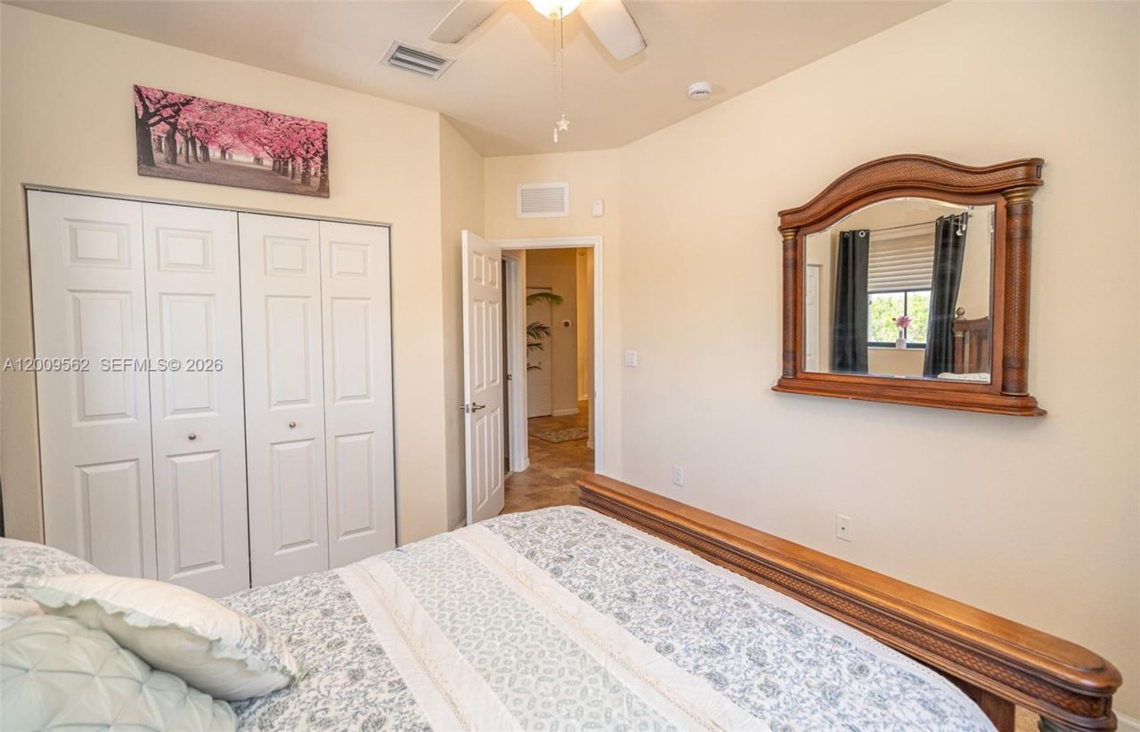 2604 NE 1st St, Homestead, FL 33033 Photo