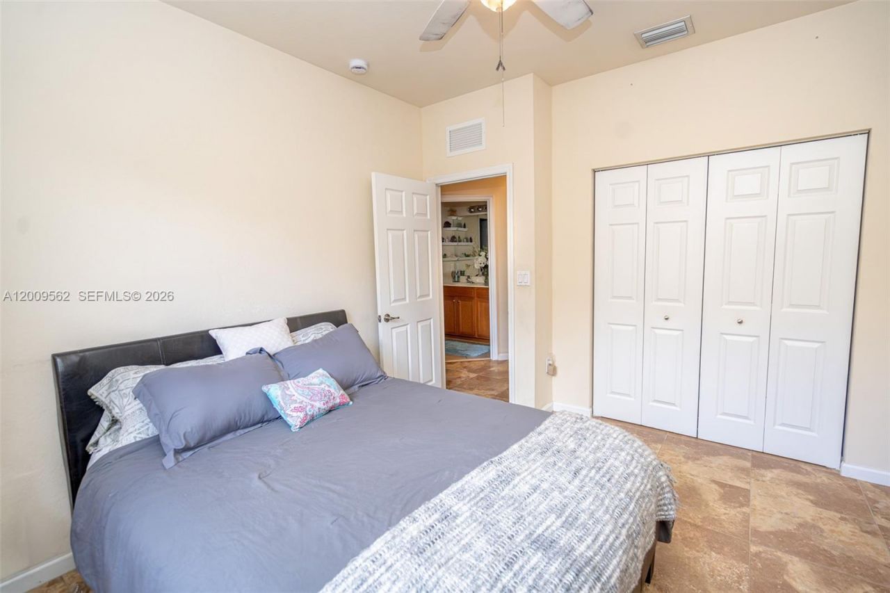 2604 NE 1st St, Homestead, FL 33033 Photo