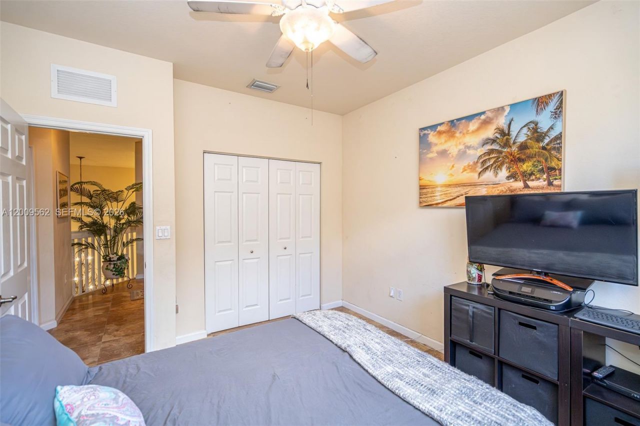 2604 NE 1st St, Homestead, FL 33033 Photo