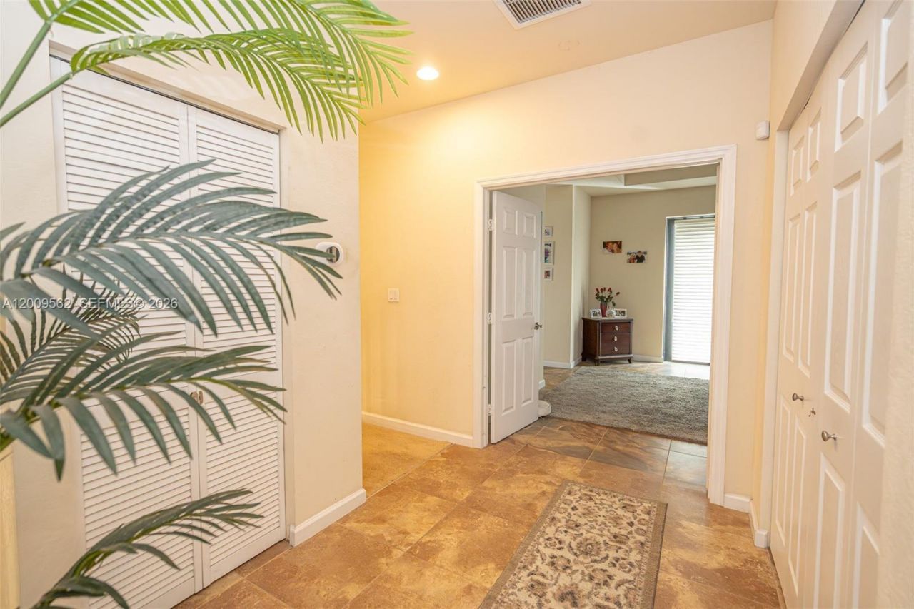 2604 NE 1st St, Homestead, FL 33033 Photo
