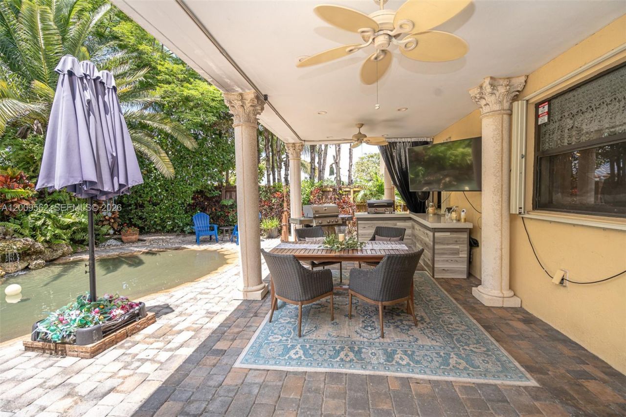 2604 NE 1st St, Homestead, FL 33033 Photo