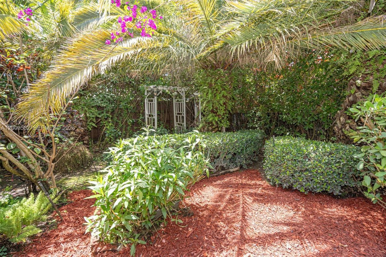 2604 NE 1st St, Homestead, FL 33033 Photo