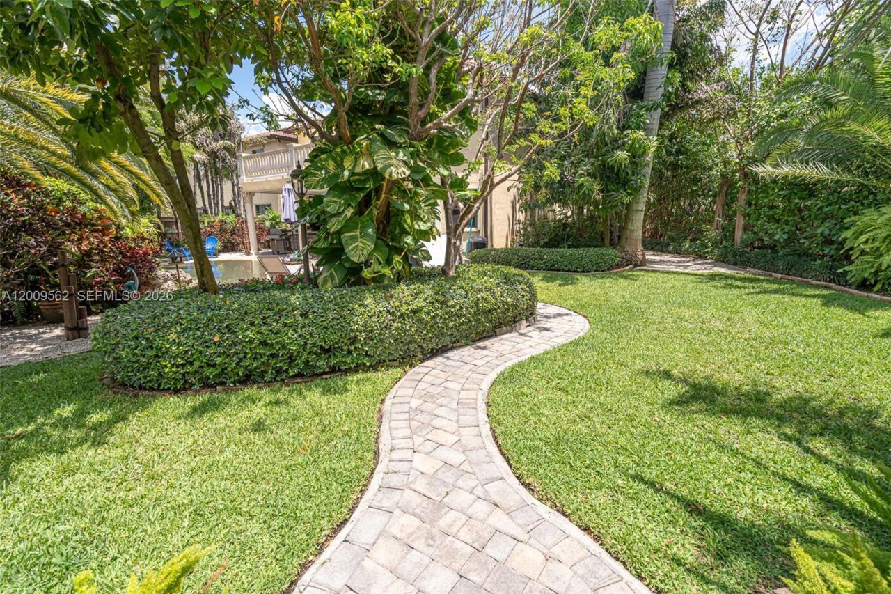2604 NE 1st St, Homestead, FL 33033 Photo
