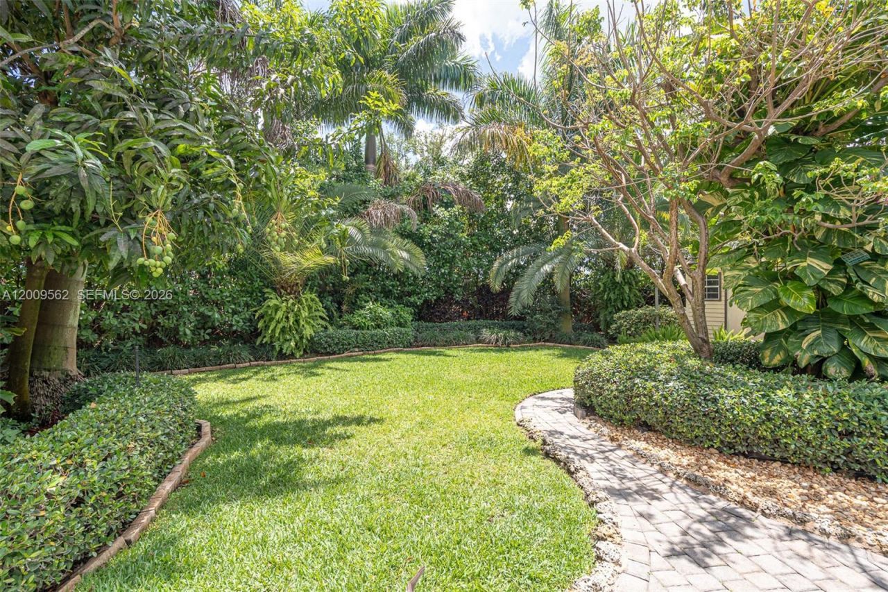 2604 NE 1st St, Homestead, FL 33033 Photo