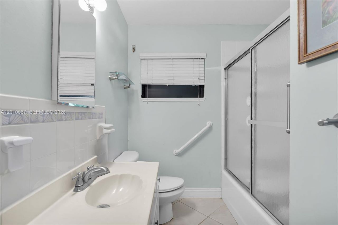 122 Ocean View Dr, Tavernier, FL 33070 Photo