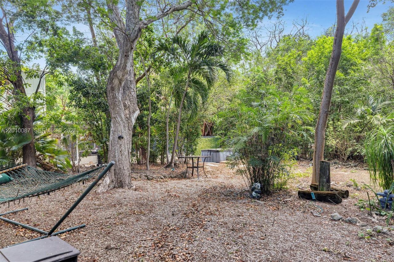 122 Ocean View Dr, Tavernier, FL 33070 Photo