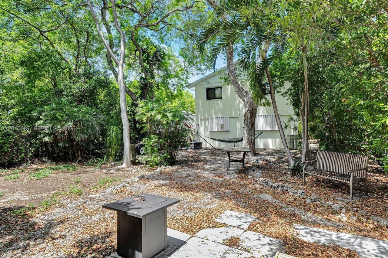 122 Ocean View Dr, Tavernier, FL 33070 Photo