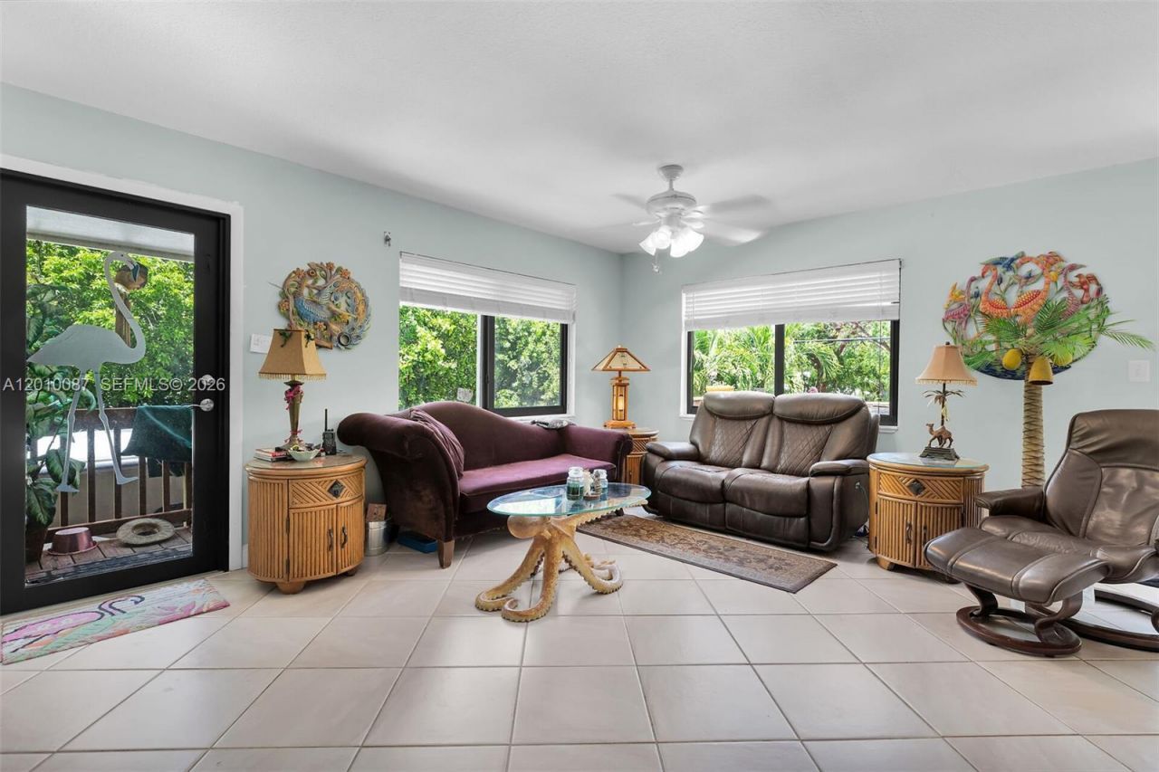 122 Ocean View Dr, Tavernier, FL 33070 Photo