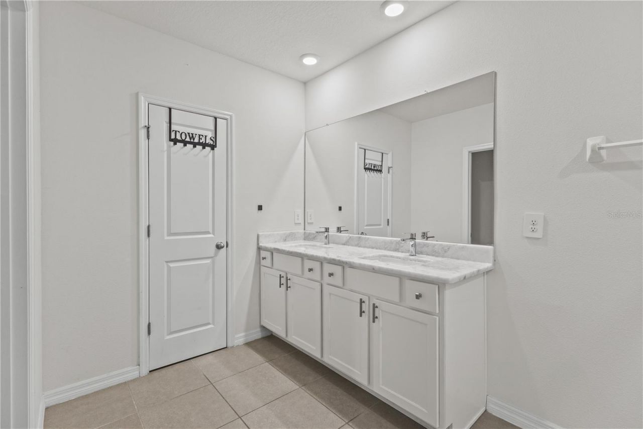5750 Cape Primrose Drive, Sarasota, FL 34232 Photo
