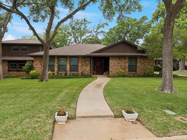 1401 Clover Hill Road, Mansfield, TX 76063