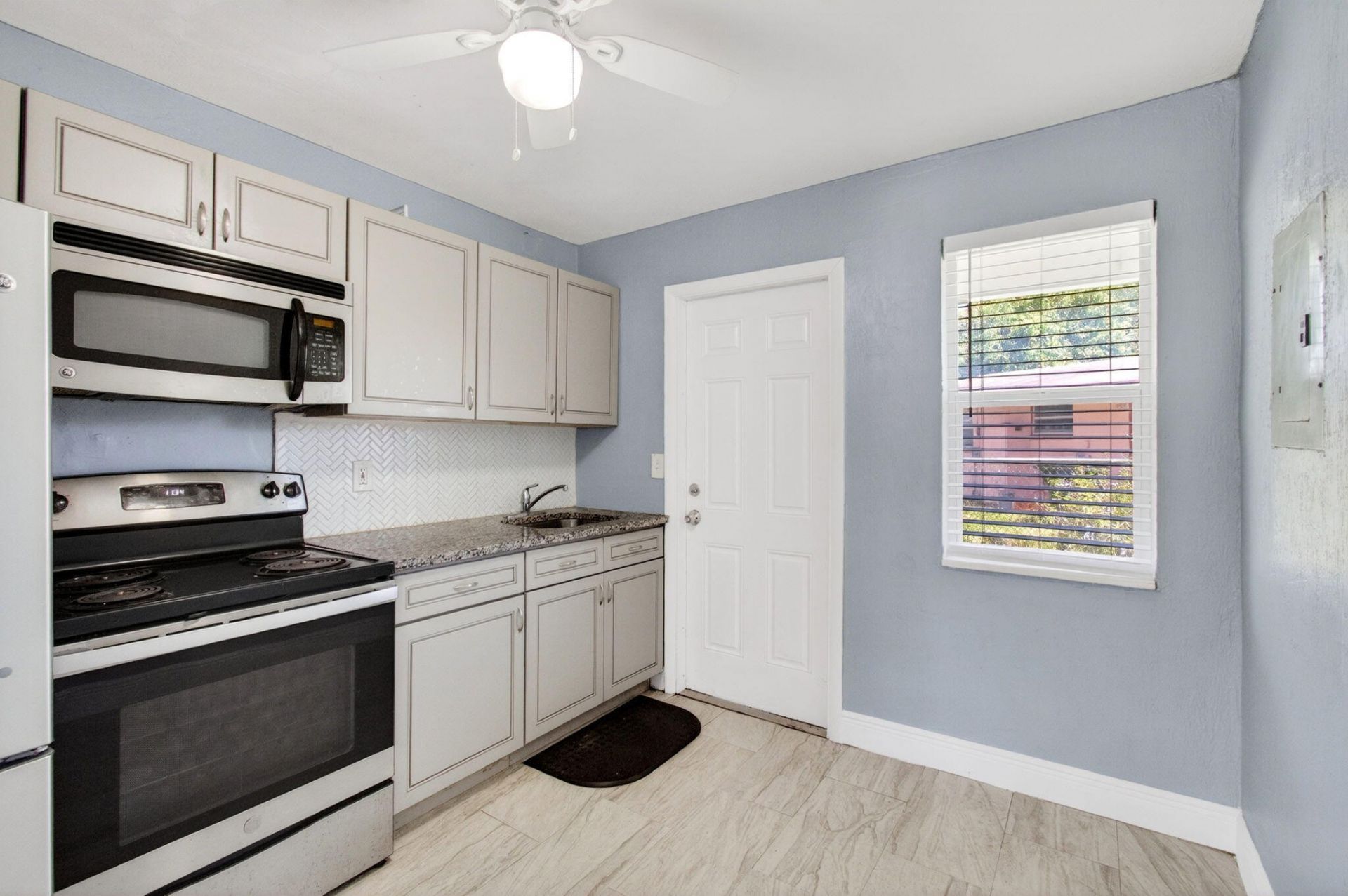240 SW 15th Avenue, Unit 242, Delray Beach, FL 33444 Photo