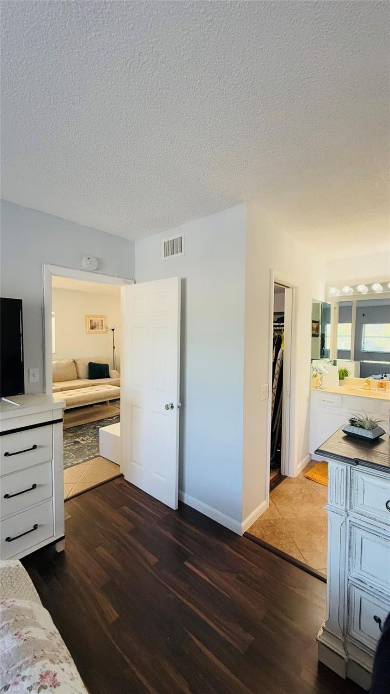 4200 Crystal Lake Drive, Unit 210, Pompano Beach, FL 33064 Photo
