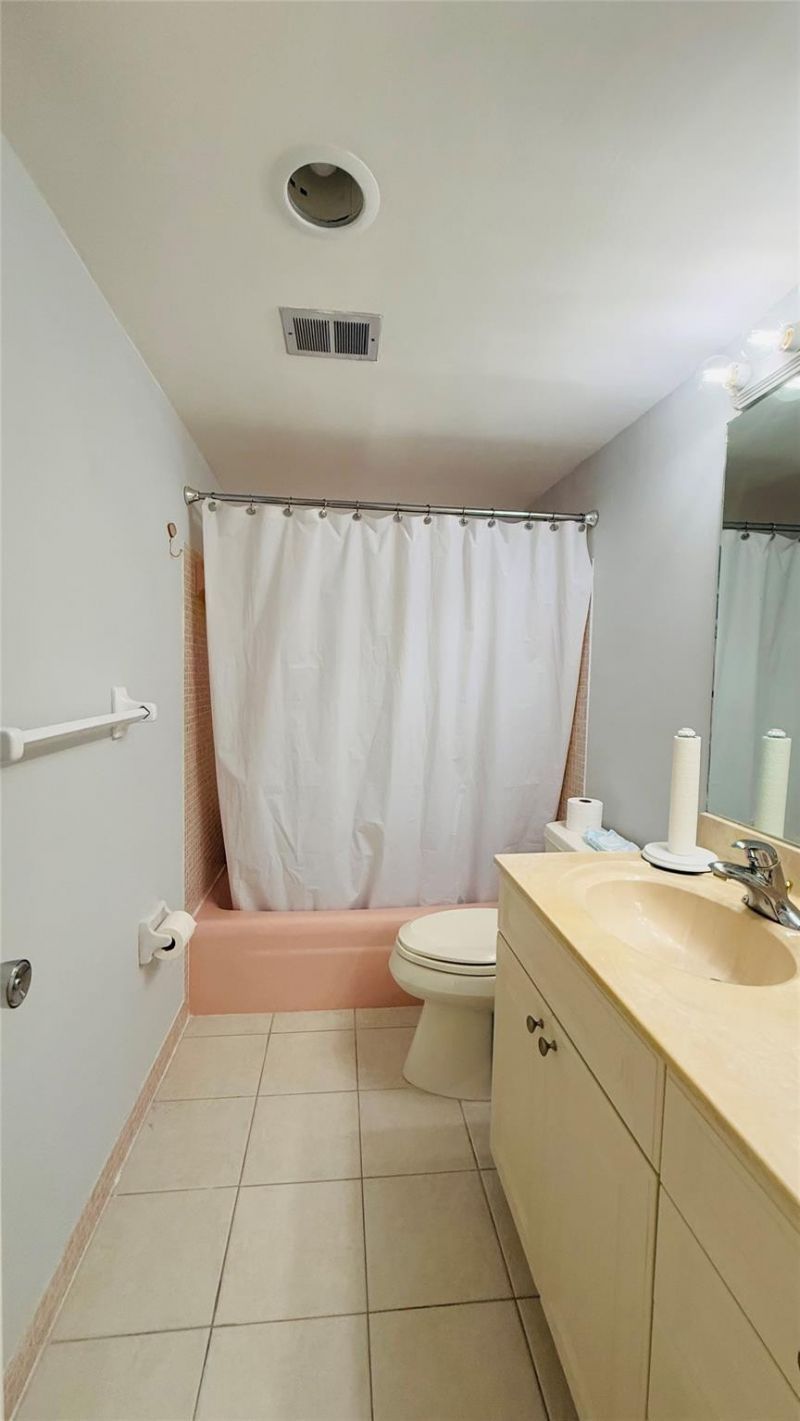 4200 Crystal Lake Drive, Unit 210, Pompano Beach, FL 33064 Photo