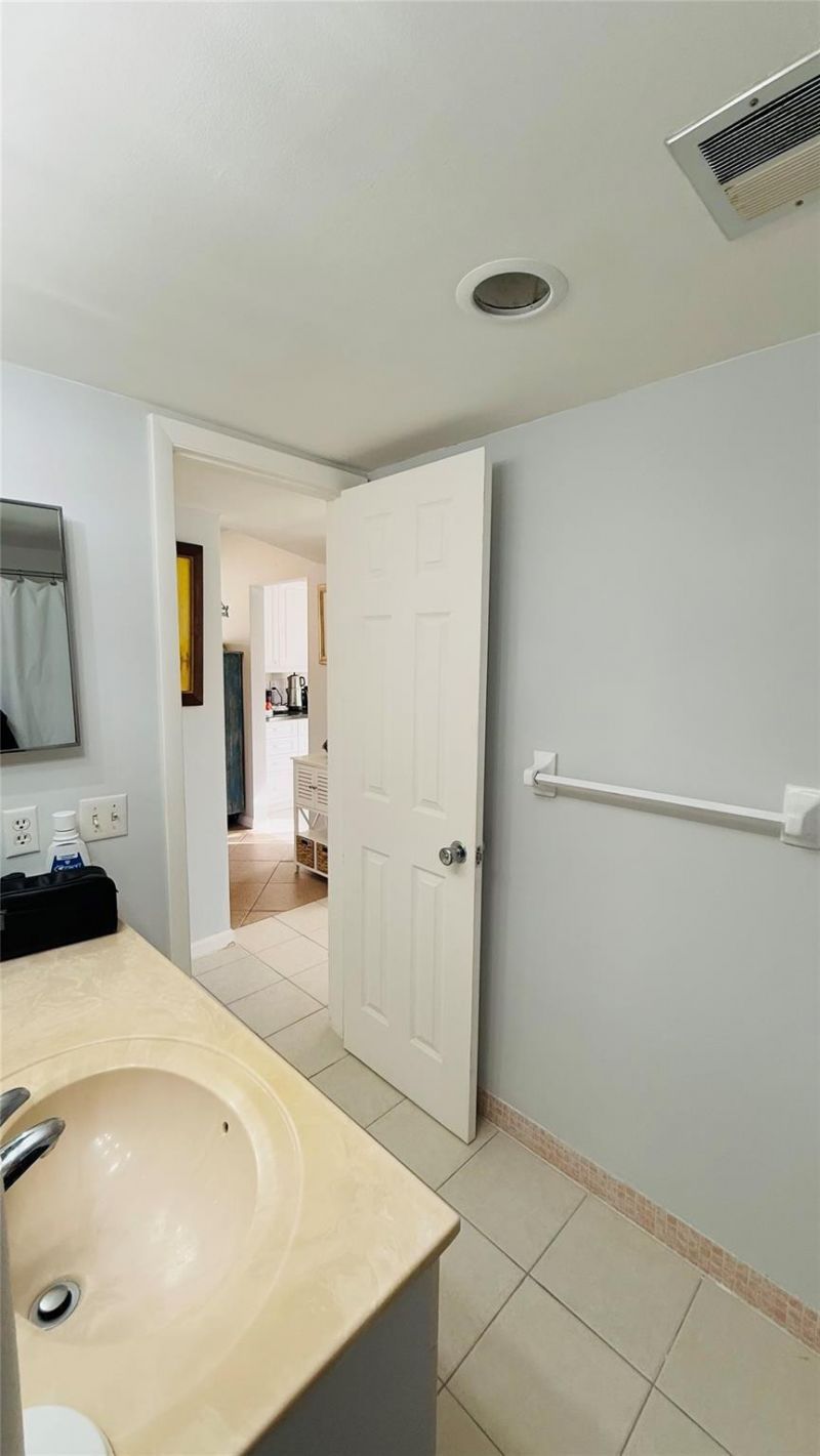 4200 Crystal Lake Drive, Unit 210, Pompano Beach, FL 33064 Photo