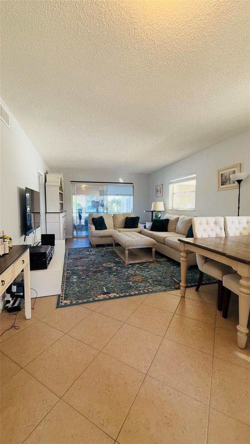 4200 Crystal Lake Drive, Unit 210, Pompano Beach, FL 33064 Photo