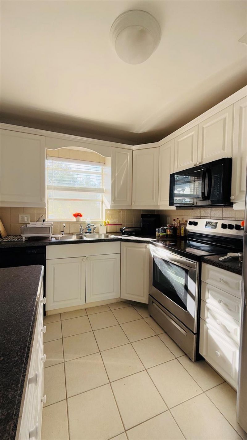 4200 Crystal Lake Drive, Unit 210, Pompano Beach, FL 33064 Photo