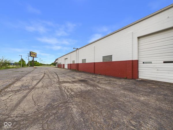 4411 N Broadway Avenue , Muncie, IN 47303