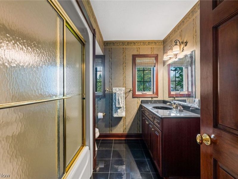 6736 Big Creek Parkway, Middleburg Heights, OH 44130 Photo 15