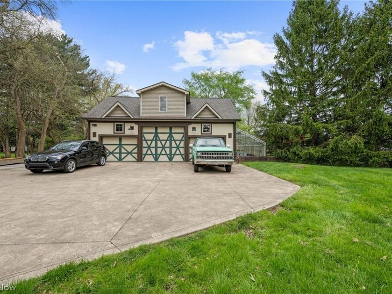 6736 Big Creek Parkway, Middleburg Heights, OH 44130 Photo 38