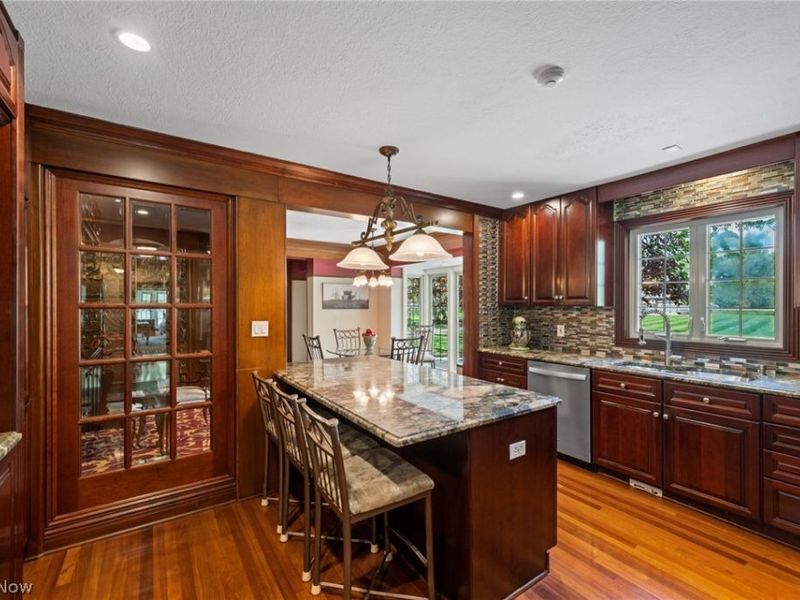 6736 Big Creek Parkway, Middleburg Heights, OH 44130 Photo 7