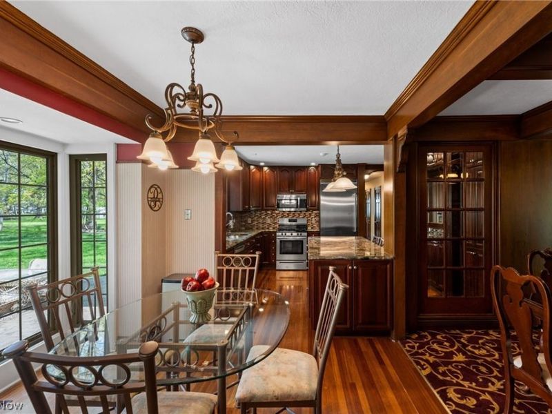 6736 Big Creek Parkway, Middleburg Heights, OH 44130 Photo 9